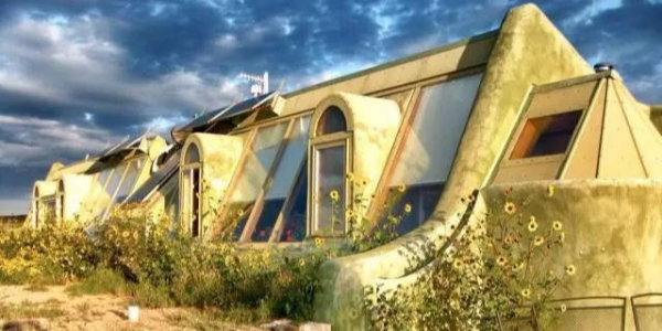 這個老炮兒建筑師讓難民住垃圾堆，卻贏得全世界尊重！